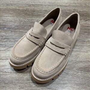 National Comfort | EUC Like New Leather Suede Heeled Penny Loafer Platform 9